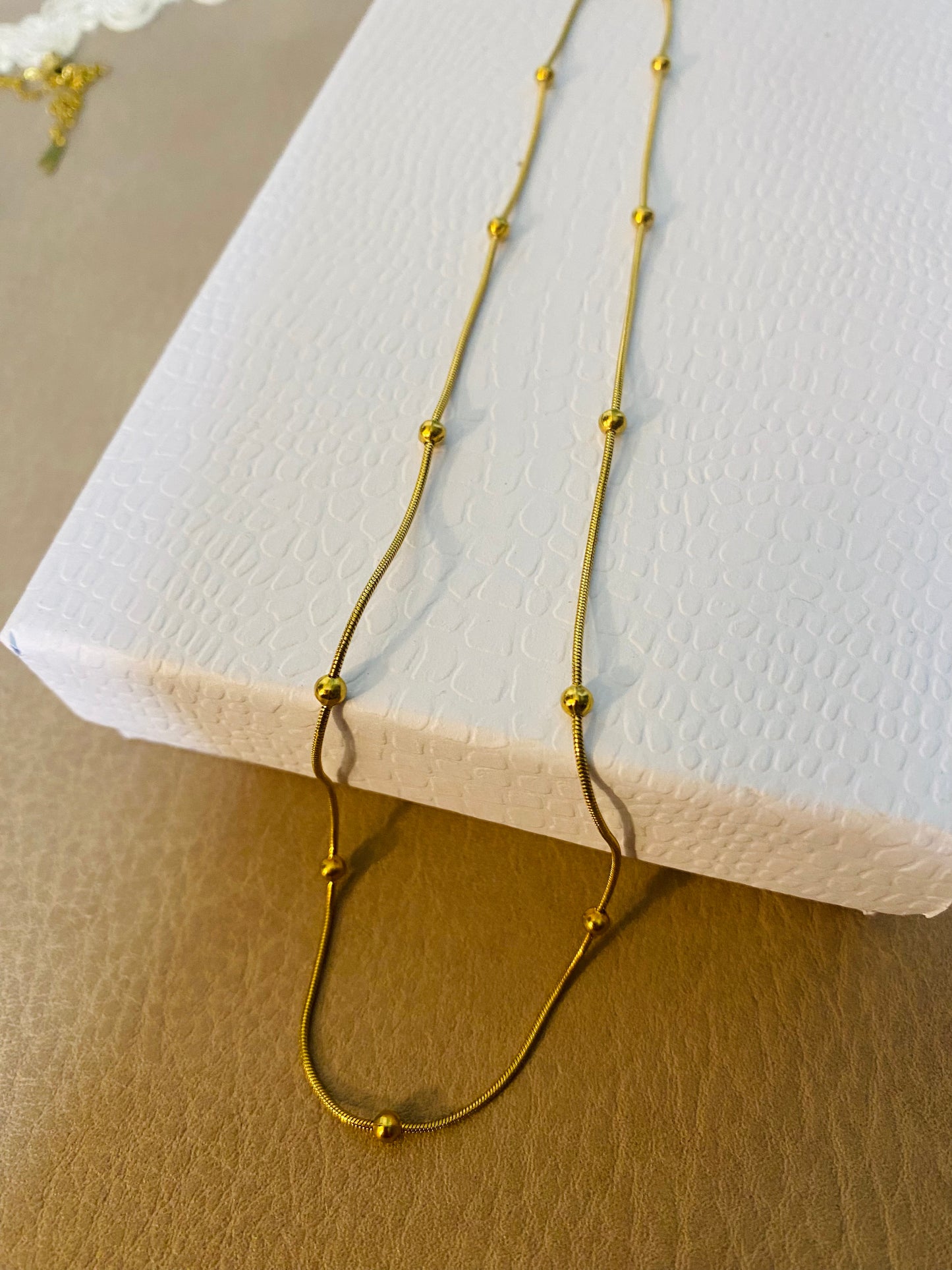 18k Ball Point Robe Collar Necklace
