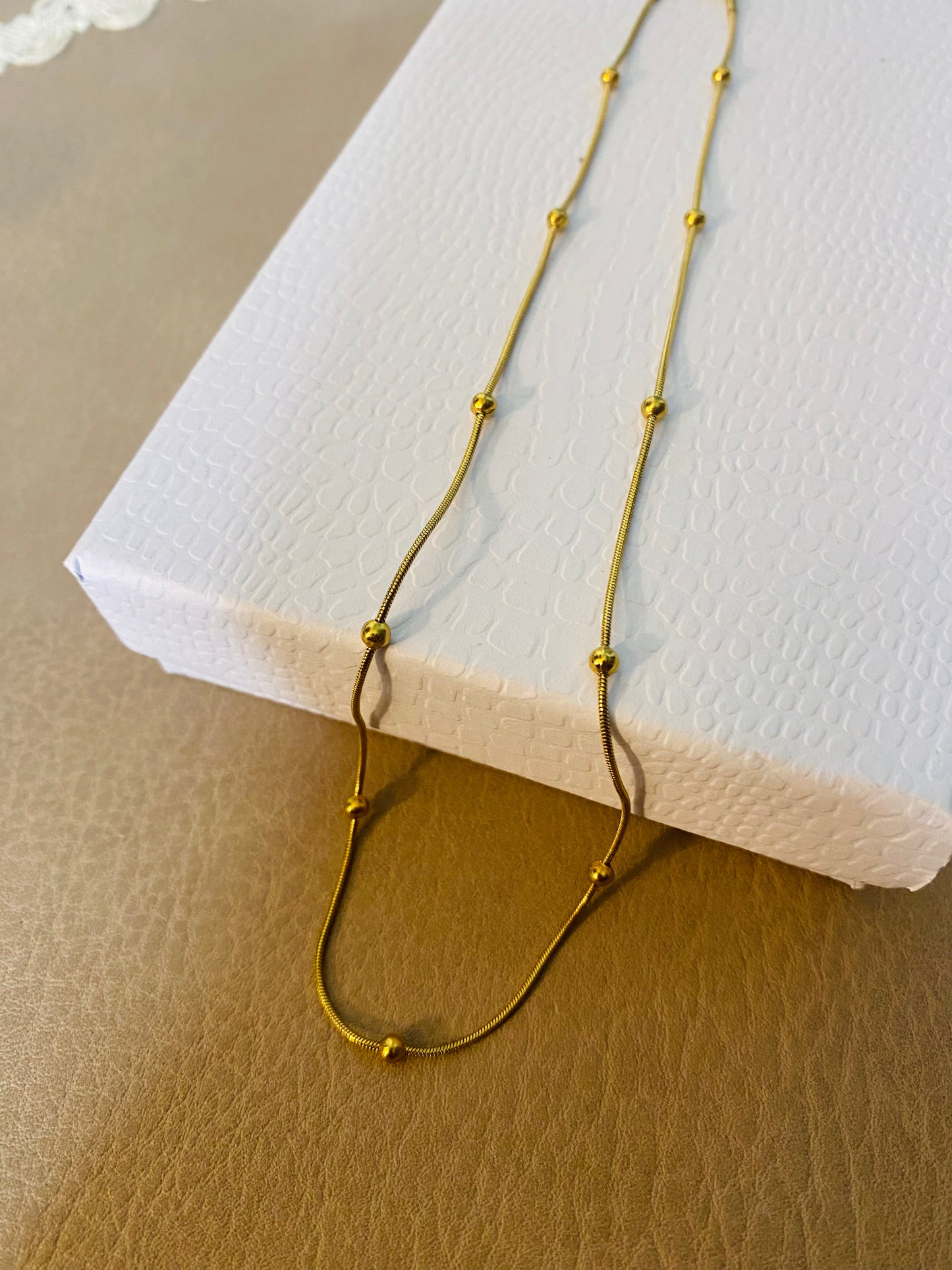 18k Ball Point Robe Collar Necklace